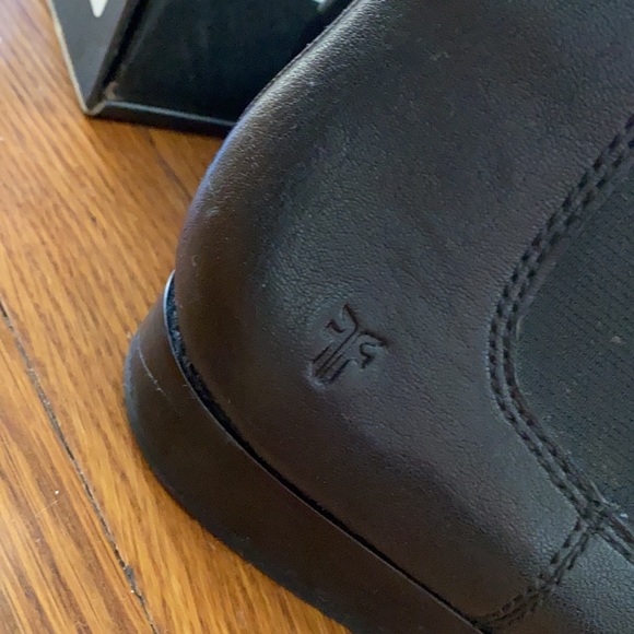 Frye Black Leather Anna Chelsea Boot Like New! - Picture 4 of 9